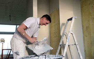 Sierpleister-aanbrengen-Kinneging-Stukadoors